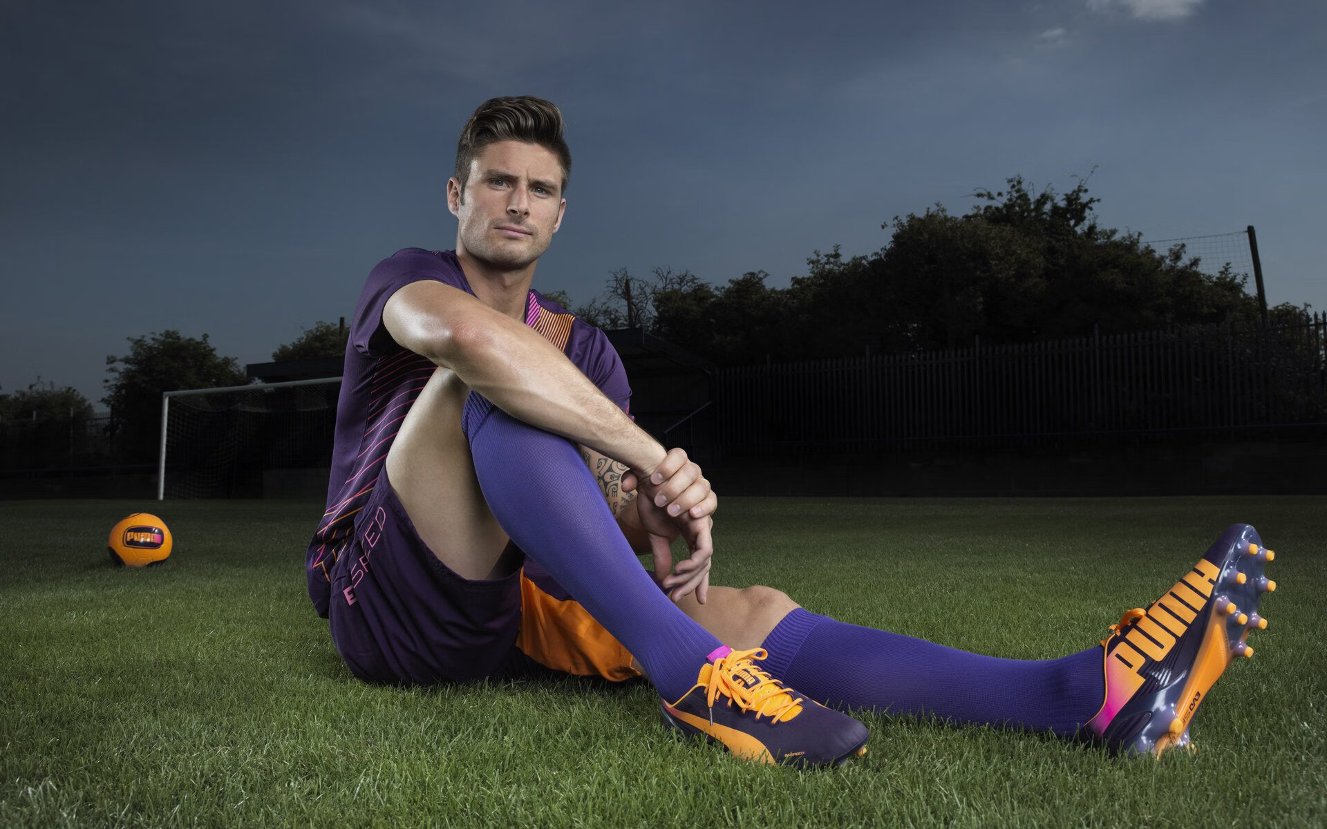 华体会app下载-大牌球员续约谈判牵动俱乐部未来